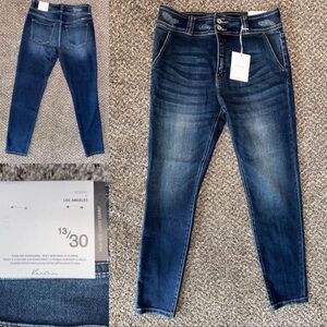 KanCan Barrett 13/30. NWT